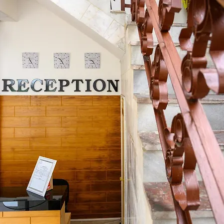 Hotel Effect Saint Mina 2*